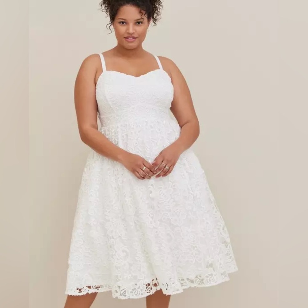 Torrid‎ Crochet Lace Sweetheart Midi Dress size 28 / 5X